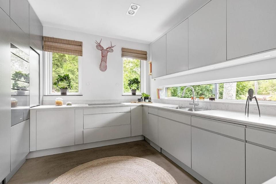 Communal kitchen, kitchen
