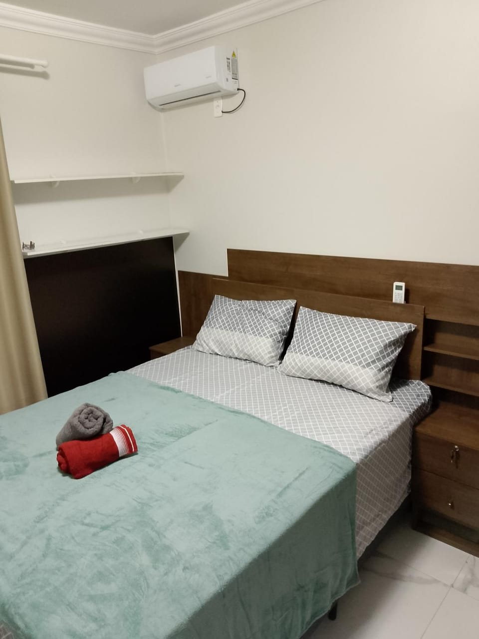 Bed, Photo of the whole room, Bedroom, air conditioner