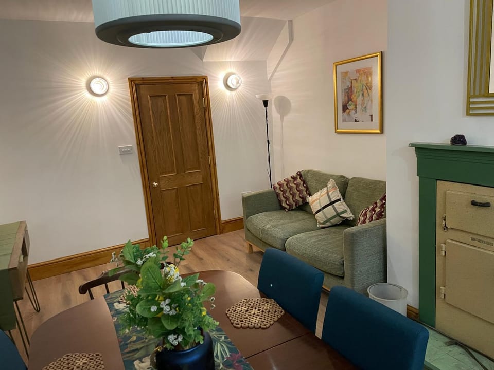 Dining area, kitchen
