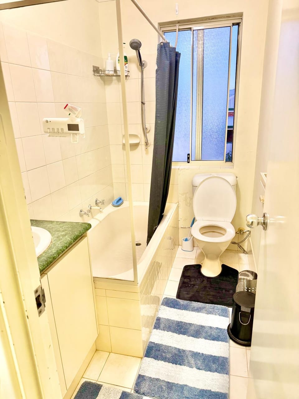 Shower, Toilet, Bathroom, Bath
