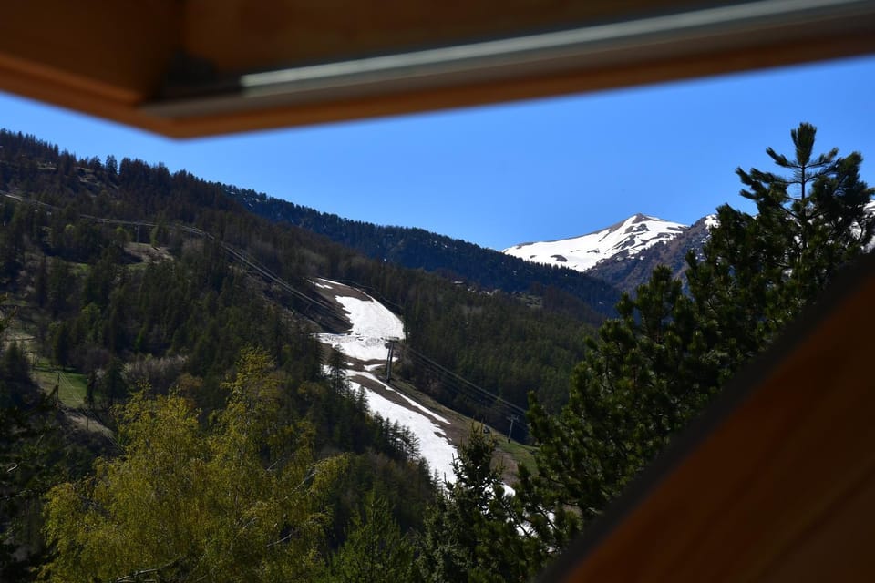 Nearby landmark, Natural landscape, Mountain view