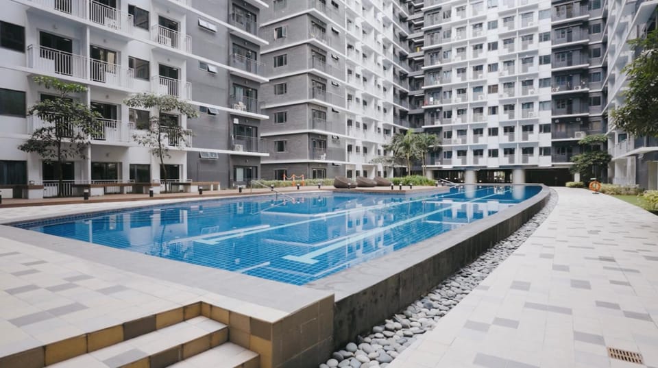 Property building, Pool view