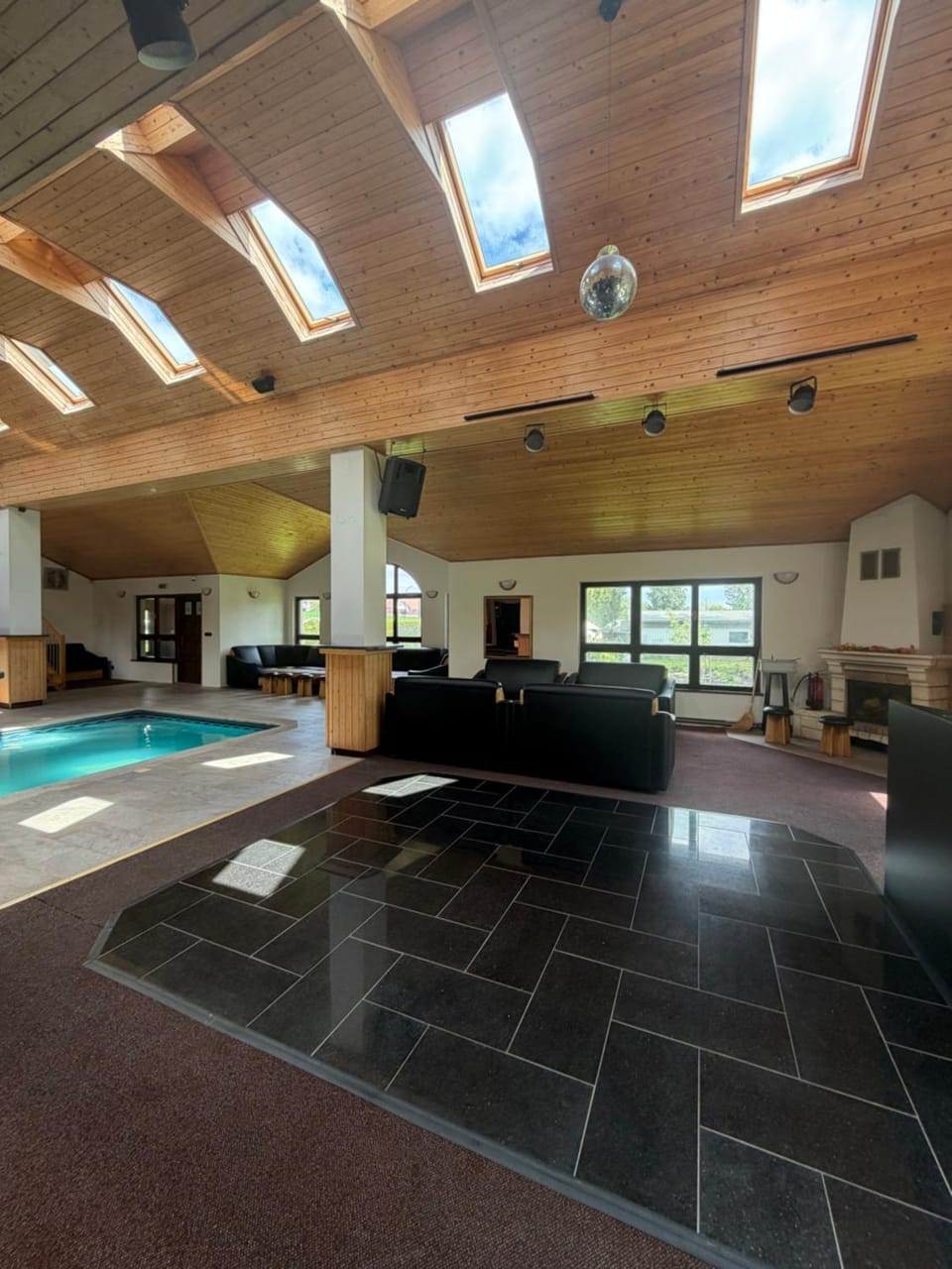 Pool view, Swimming pool
