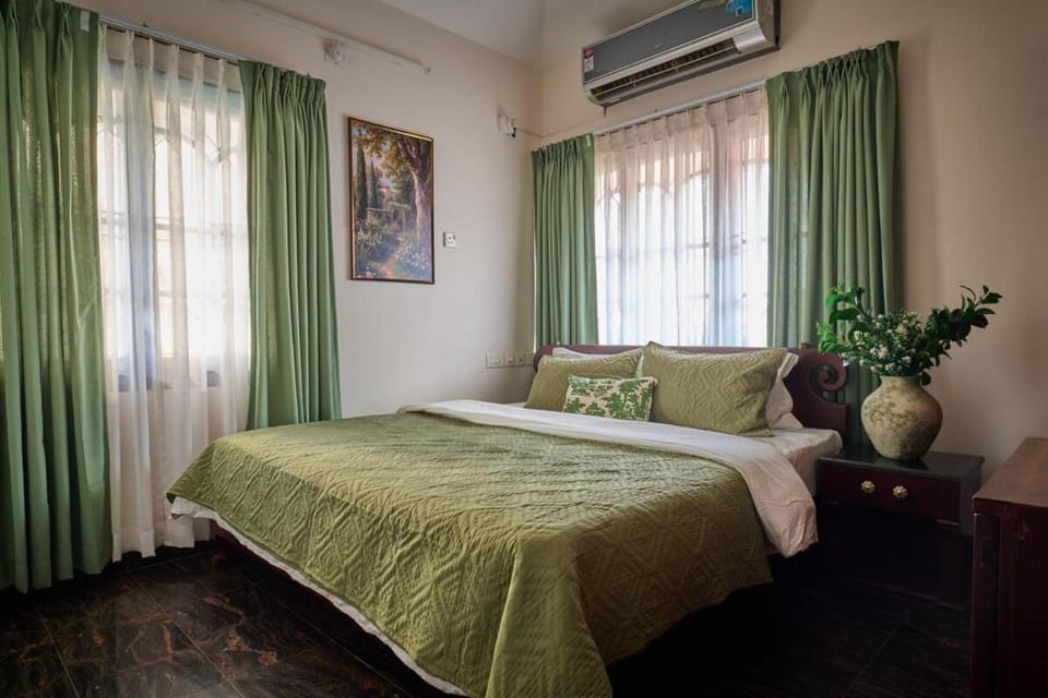 Bedroom, air conditioner
