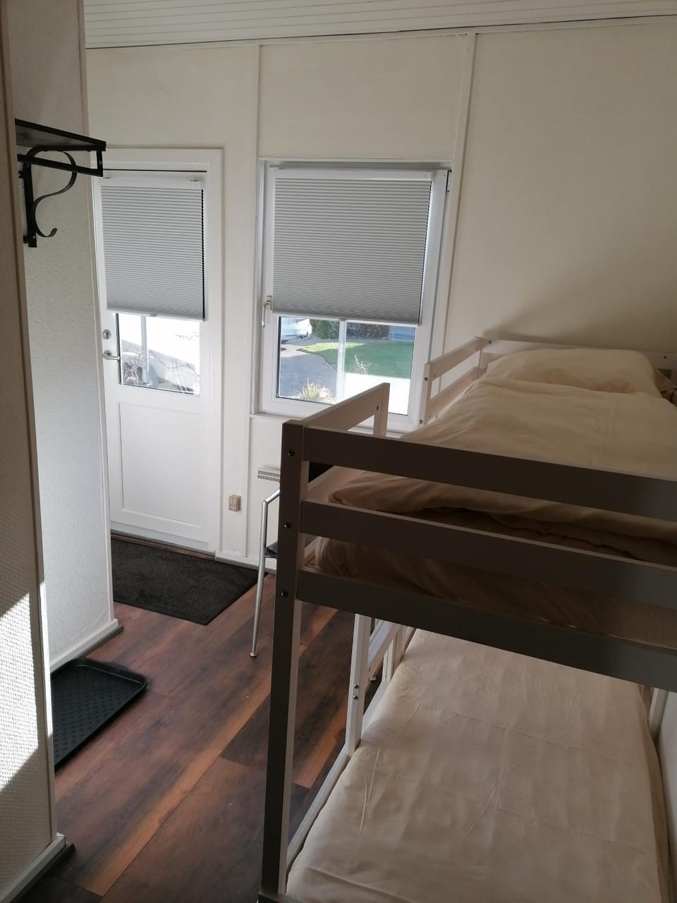 Photo of the whole room, bunk bed