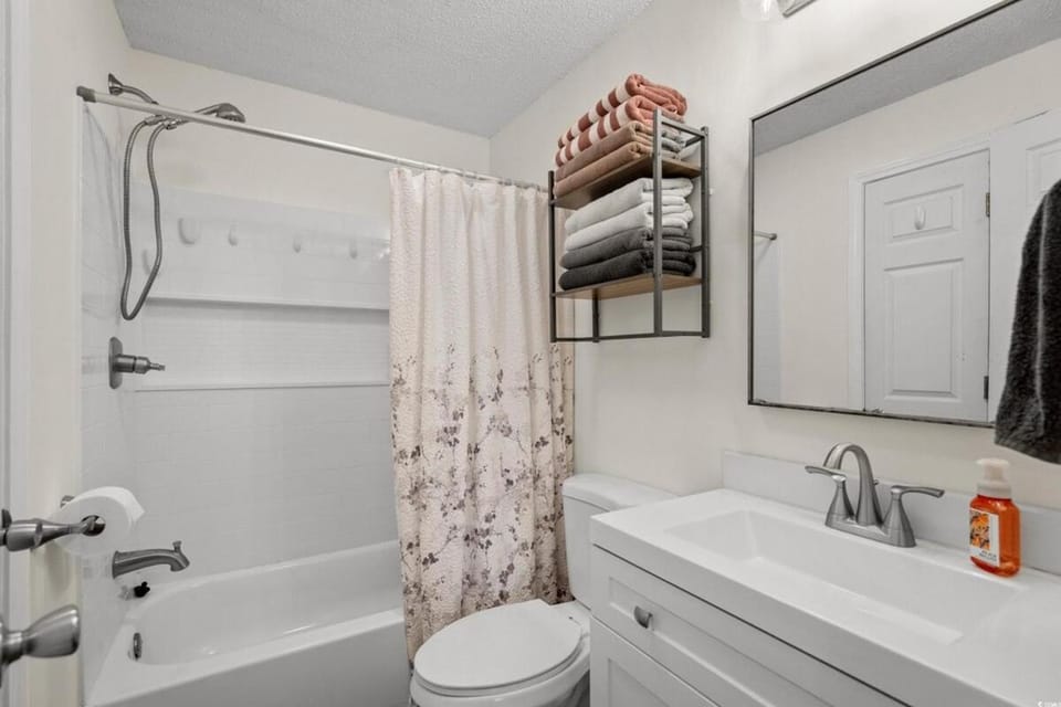 1498 Ocean Lakes Pet Friendly Golf Cart House in South Carolina