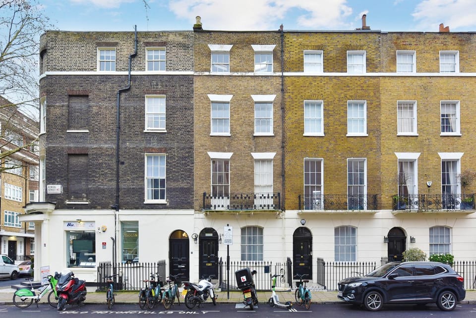 Property building, Neighbourhood