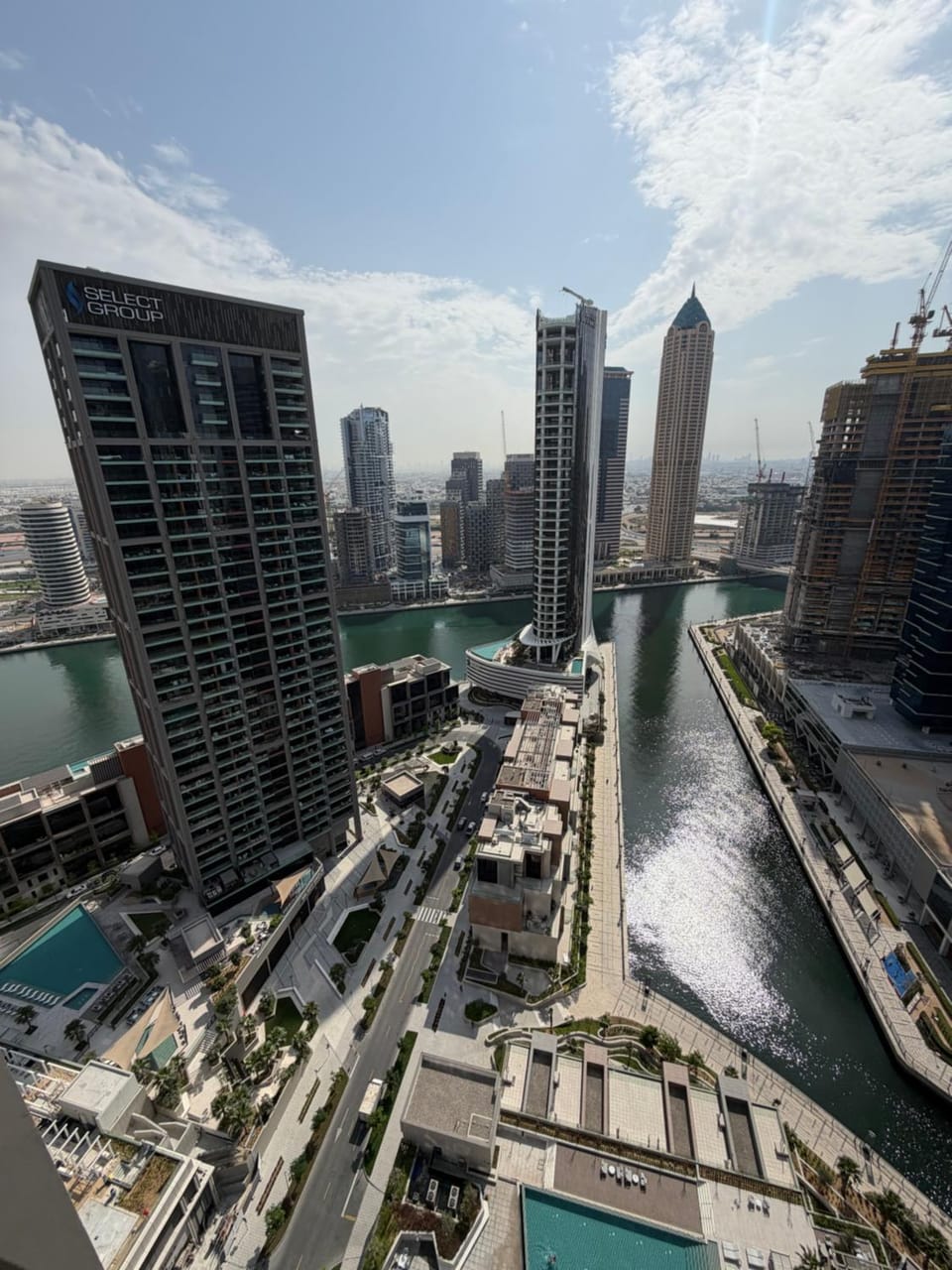 Nearby landmark, River view, Location