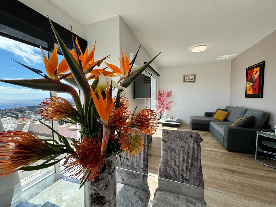 Natural landscape, Living room, Seating area