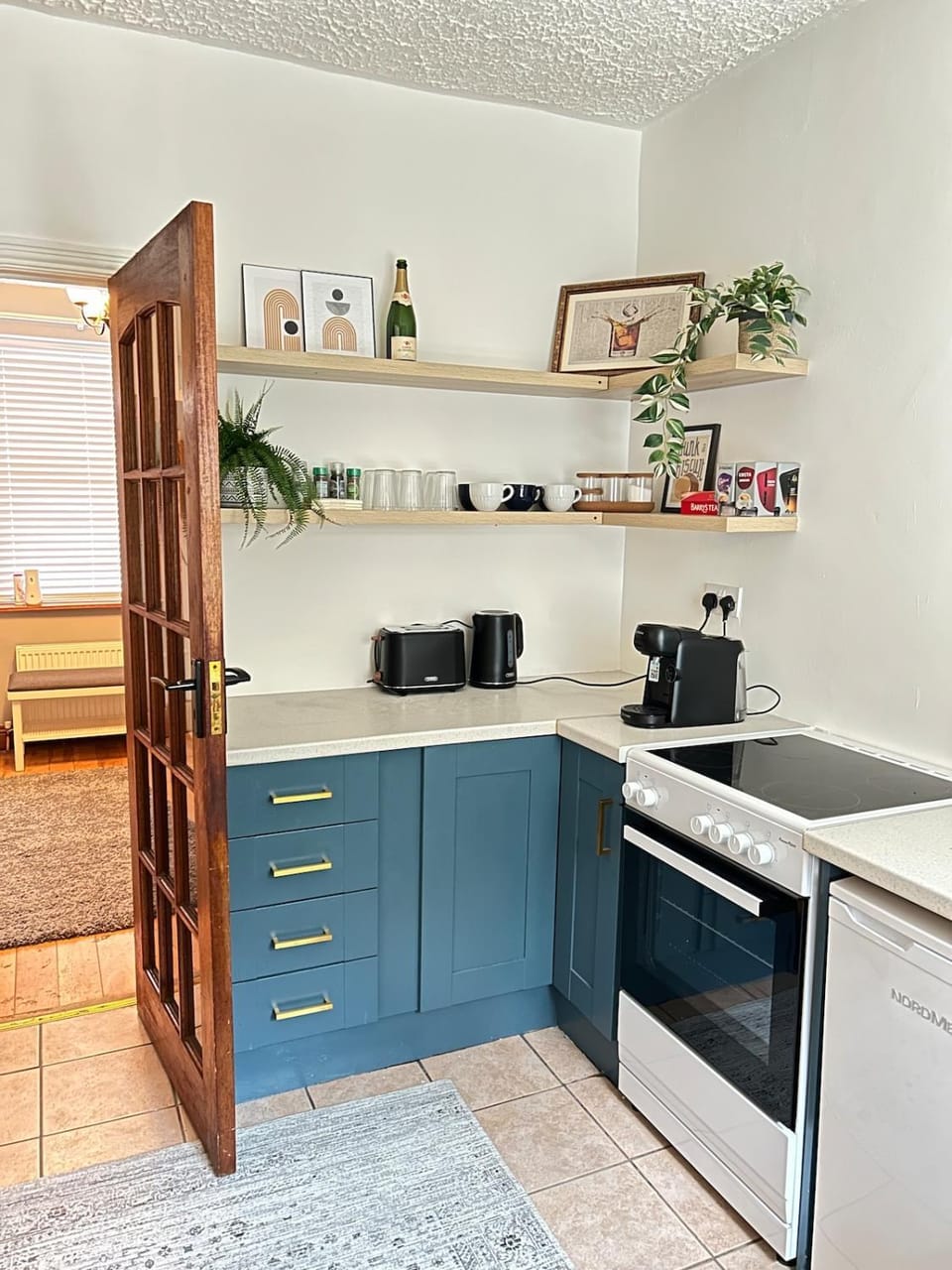 Coffee/tea facilities, Kitchen or kitchenette, toaster