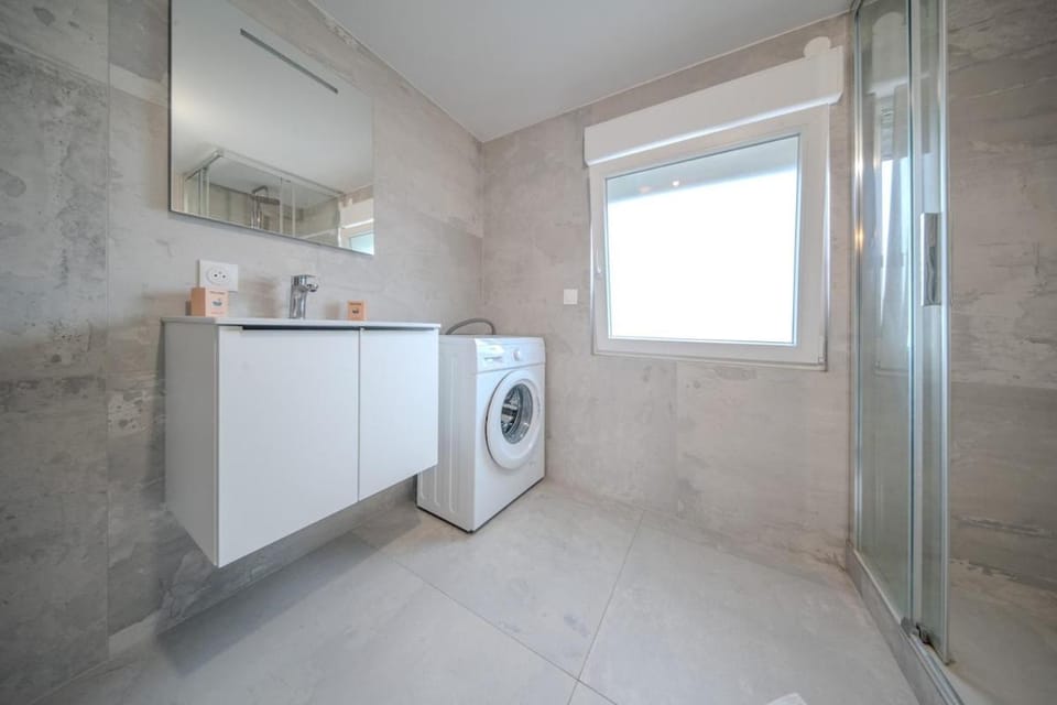 Beautiful apartment Near Basel 4 people Huningue Apartment in Weil am Rhein