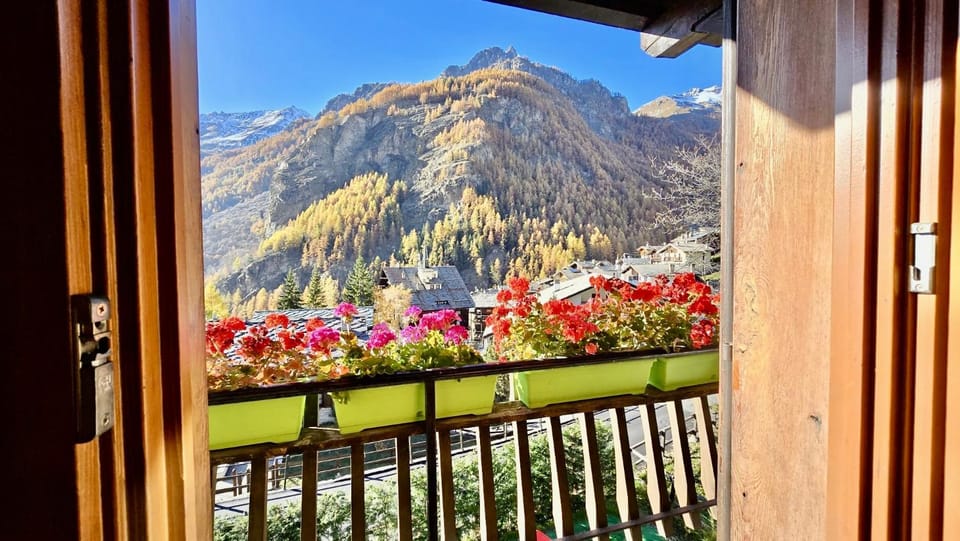 Bird's eye view, View (from property/room), View (from property/room), Inner courtyard view