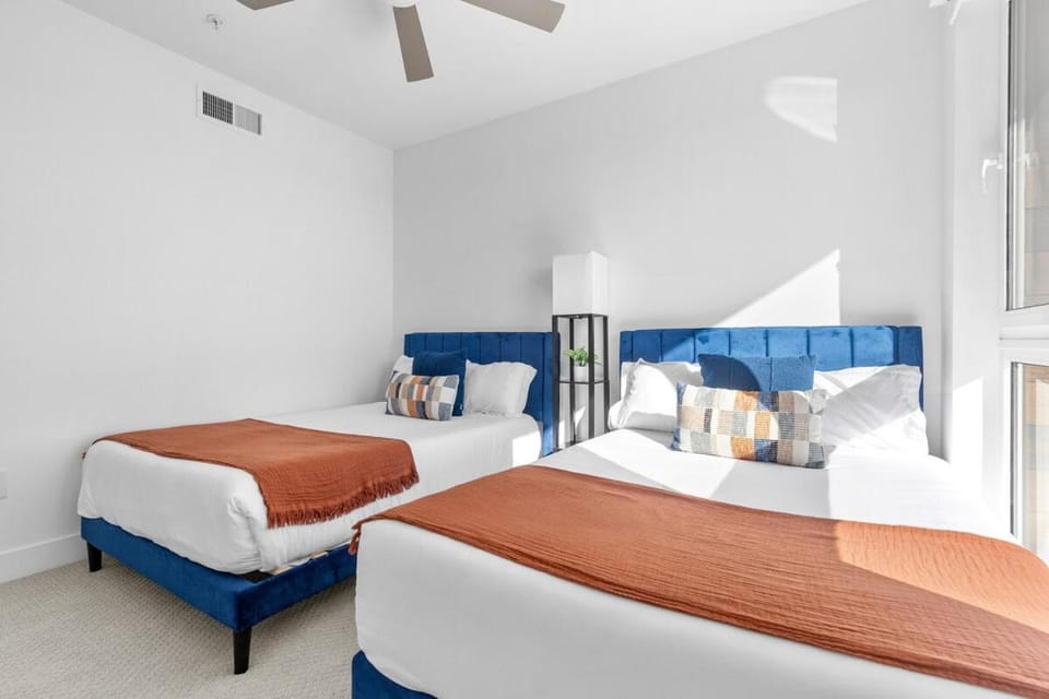 Bed, Photo of the whole room, Bedroom, air conditioner