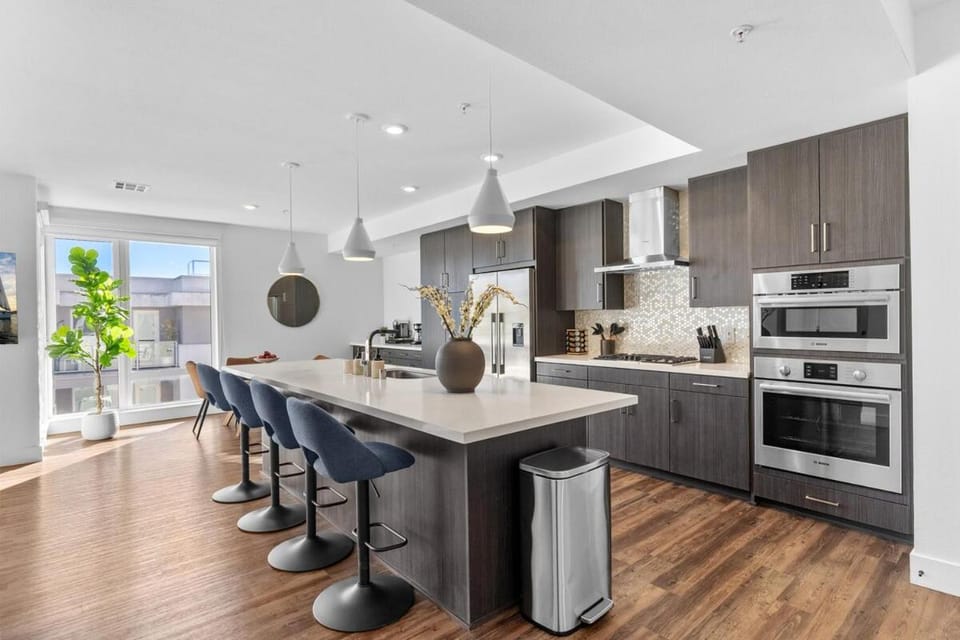 Kitchen or kitchenette, Dining area, dishwasher, oven, stove, toaster