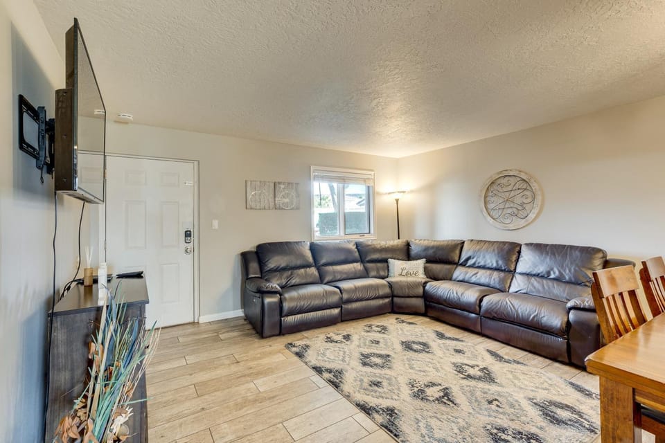 Resort Perks & Family Fun! St George Retreat House in St George