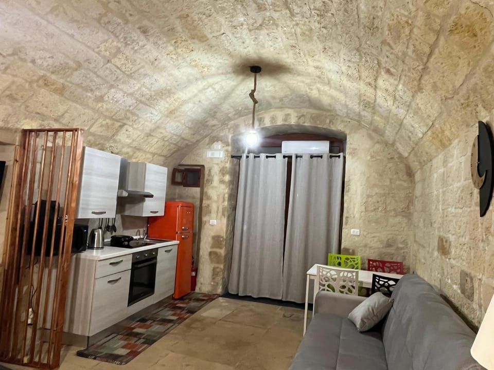 TV and multimedia, Kitchen or kitchenette, Dining area, pet friendly, stove