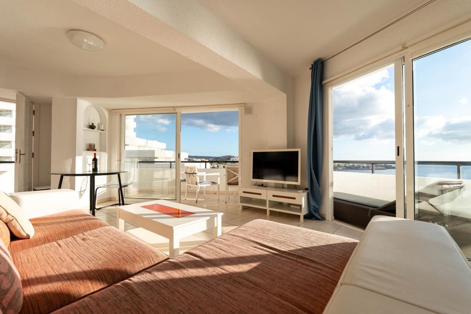 Balcony/Terrace, Living room, Photo of the whole room, Sea view