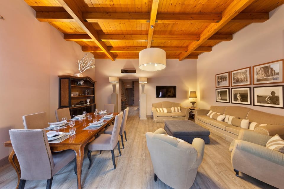Communal lounge/ TV room, Living room