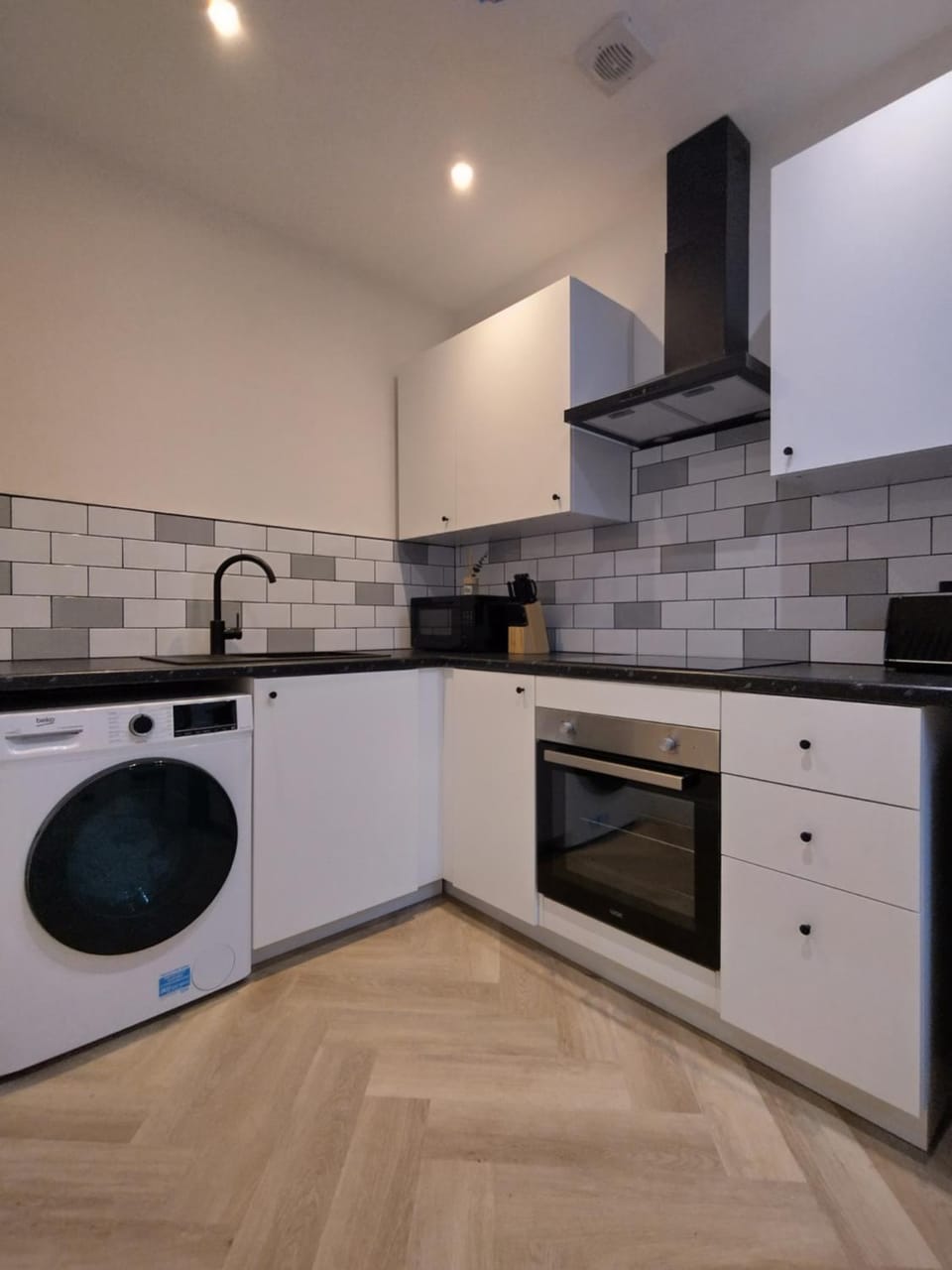 Kitchen or kitchenette, kitchen