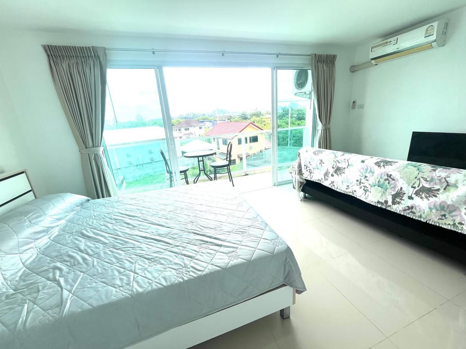 Bangsaray Beach B421 บางเสร่ บีช รายเดือน Apartment hotel in Chon Buri Changwat