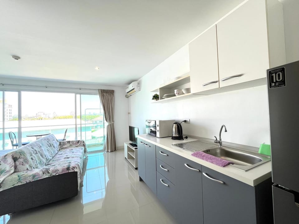 Bangsaray Beach B421 บางเสร่ บีช รายเดือน Apartment hotel in Chon Buri Changwat
