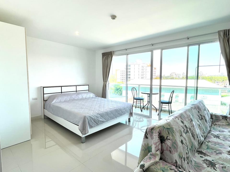 Bangsaray Beach B421 บางเสร่ บีช รายเดือน Apartment hotel in Chon Buri Changwat