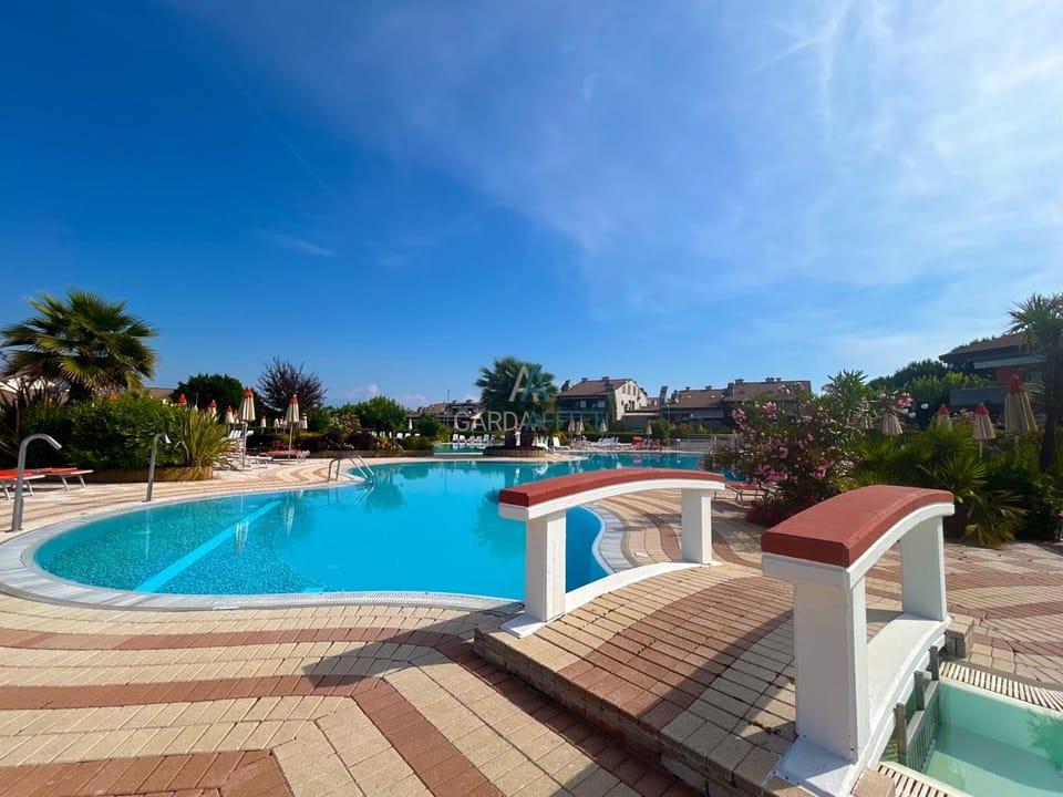 Swimming pool, Swimming pool
