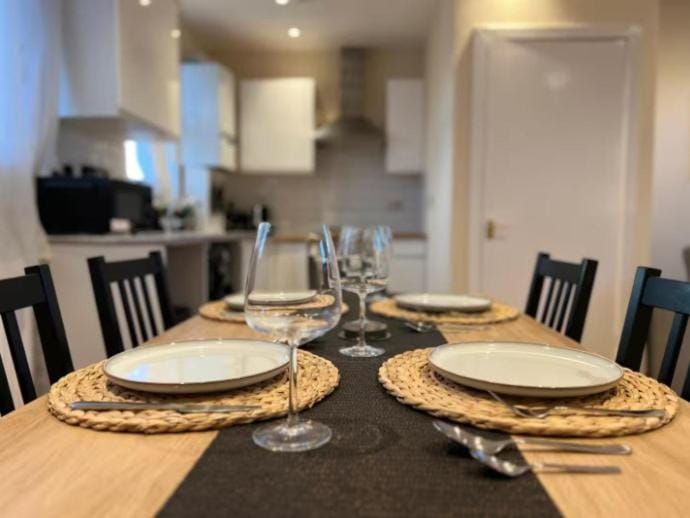 Kitchen or kitchenette, Dining area, stove