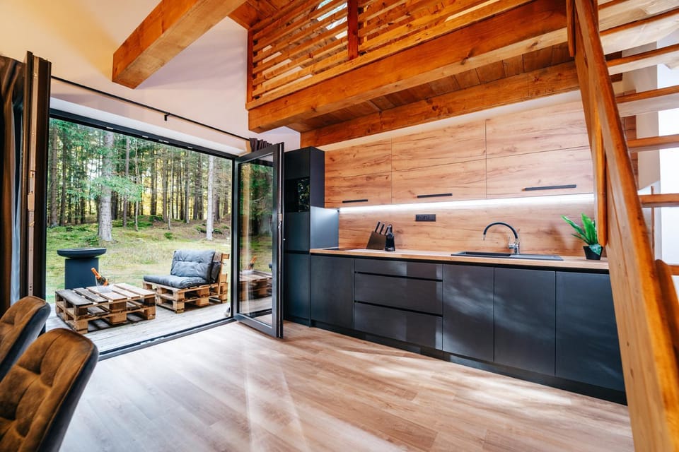 Kitchen or kitchenette, Seating area
