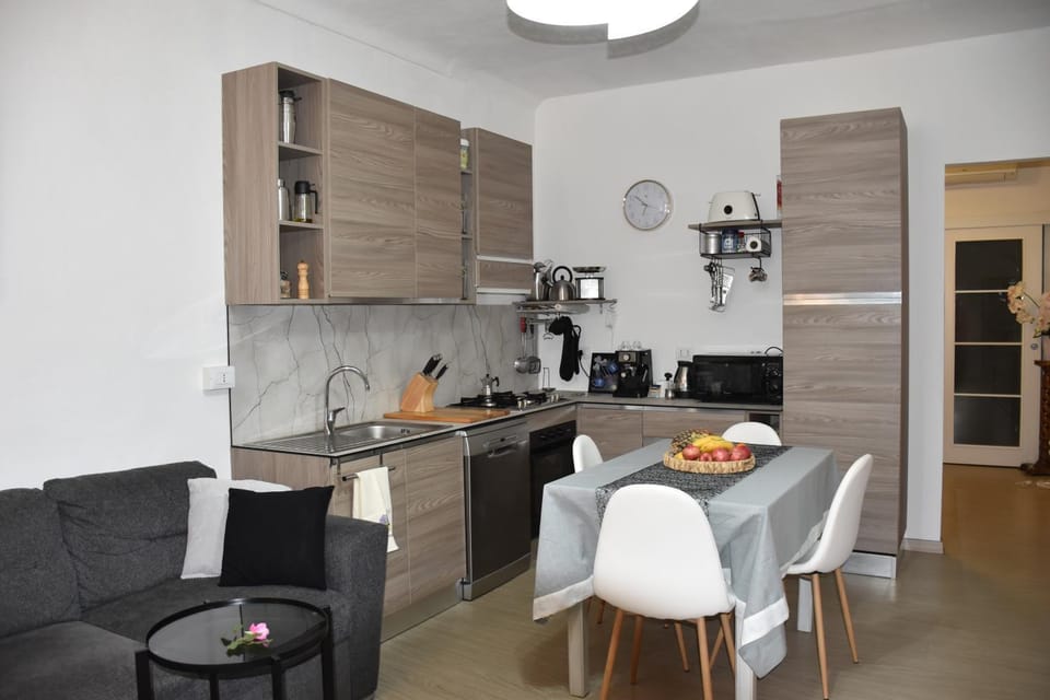 Coffee/tea facilities, Kitchen or kitchenette, Dining area, Lunch, Lunch, stove, stove, kitchen, kitchen