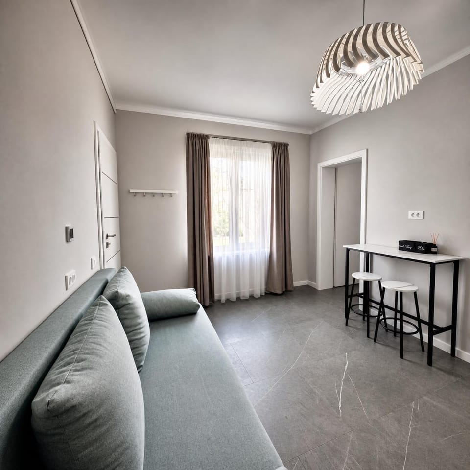 Bed, Living room, Photo of the whole room, Seating area