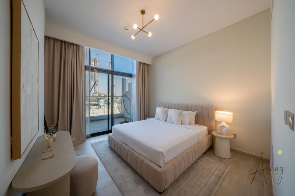 Elegant & Spacious 2-BR Hideaway Riviera Bliss Apartment in Dubai