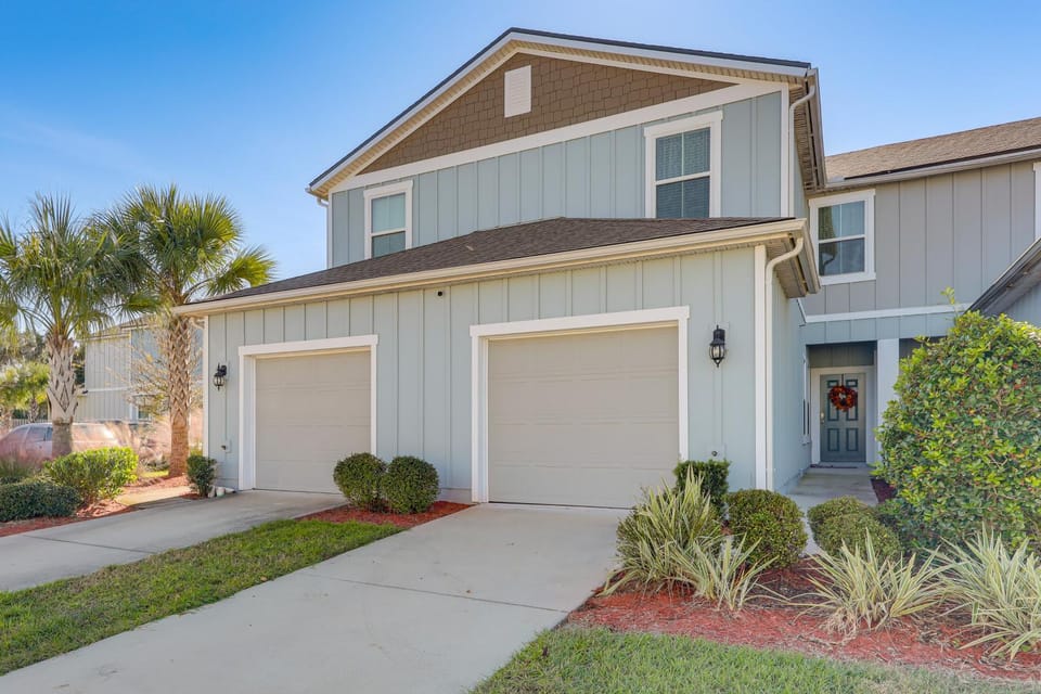 4 Mi to EverBank Stadium! Stylish Suburban Retreat House in Jacksonville