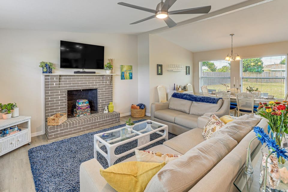 Golf, Boat & Beach-Hop: Quiet Port Charlotte Home House in Port Charlotte
