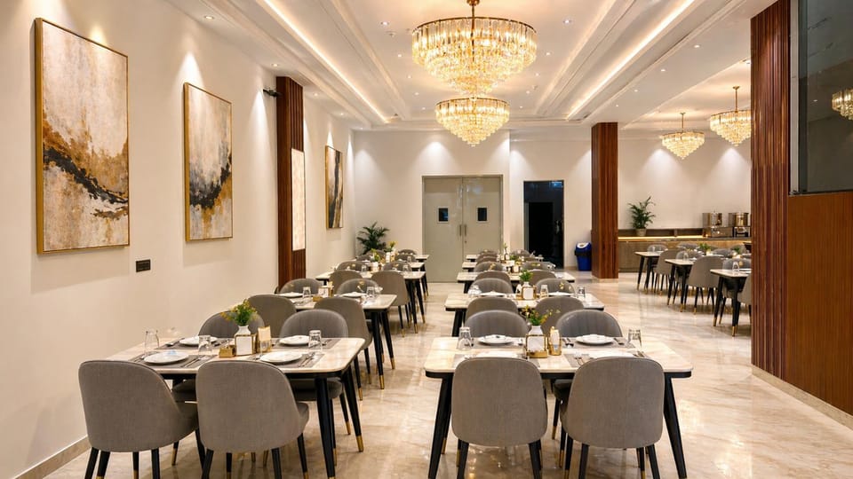 Restaurant/places to eat, Banquet/Function facilities, Seating area