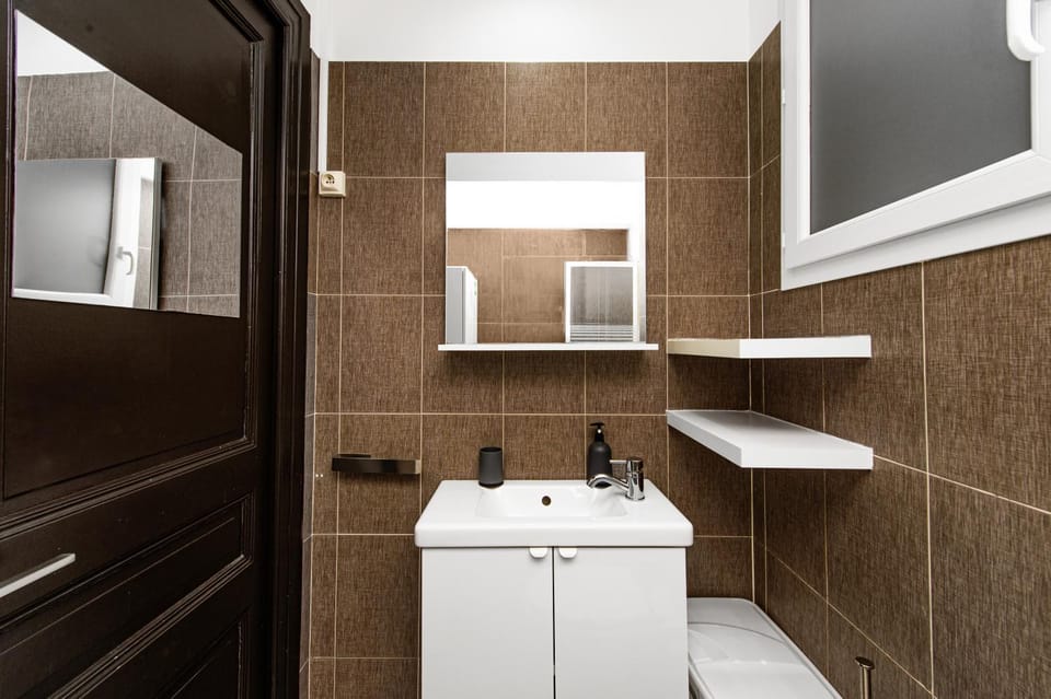 Shower, Bathroom, towels