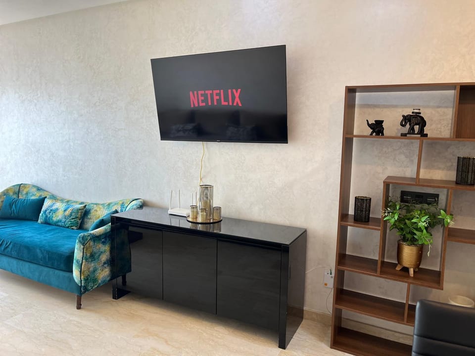 Agadir Bay 2 Bedroom Apt, Wi-Fi, 900m to Beach, Pool Apartment in Agadir