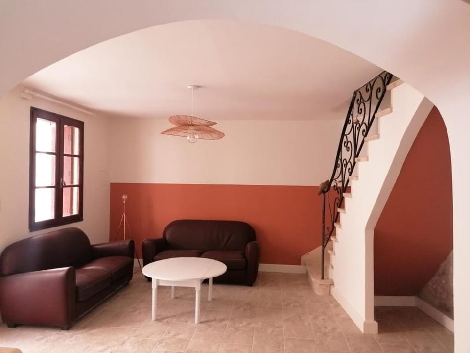 Extraordinaire face aux Arènes House in Arles