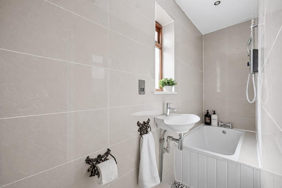 Bathroom, Bath
