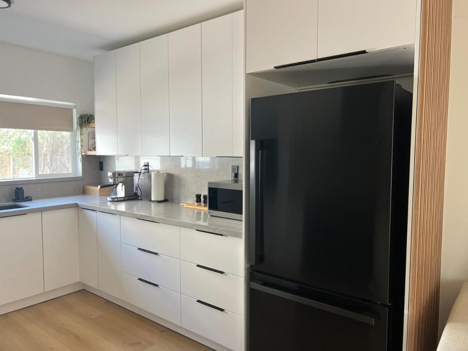 East Hollywood Modern Spacious Bungalow Apartment in West Hollywood