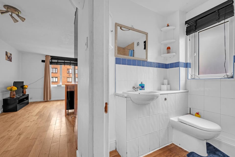 Cozy 1-Bed Flat in Croydon Sleeps 4 - Free Parking Apartment in Croydon