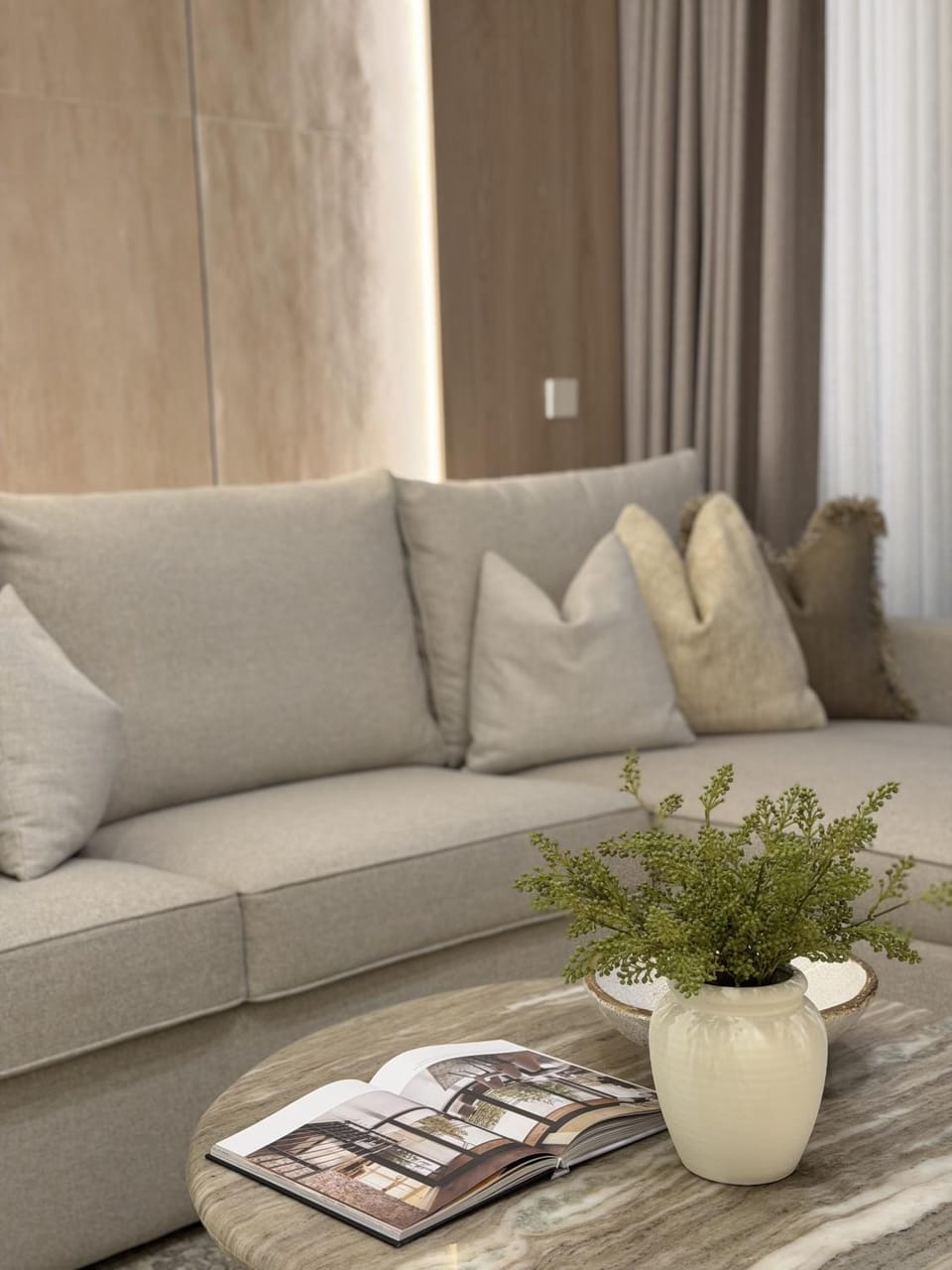 Living room, Seating area