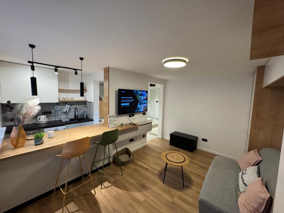 TV and multimedia, Kitchen or kitchenette, Seating area, Dining area
