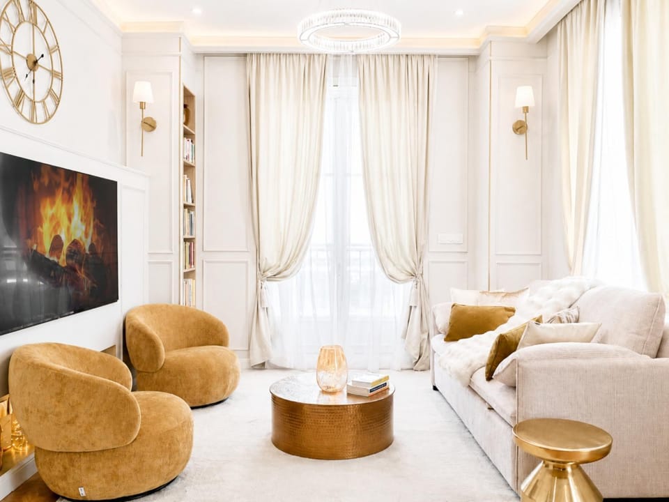 Living room, Seating area