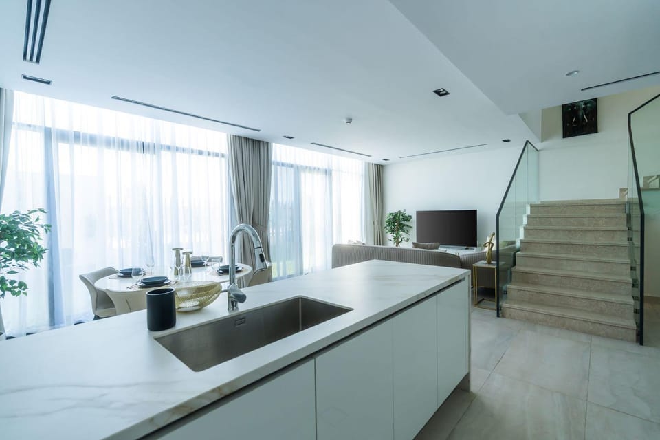 Nasma Luxury stays- Lavish Townhouse near the beach in Al Danah Bay02 House in Ras al Khaimah