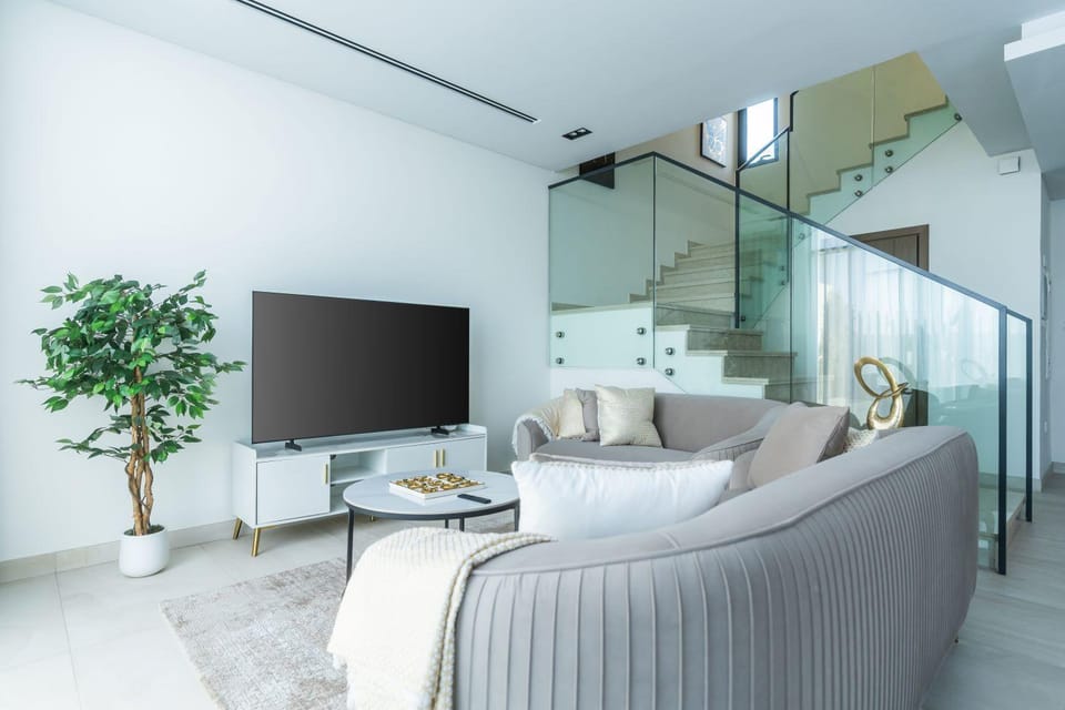 Nasma Luxury stays- Lavish Townhouse near the beach in Al Danah Bay02 House in Ras al Khaimah