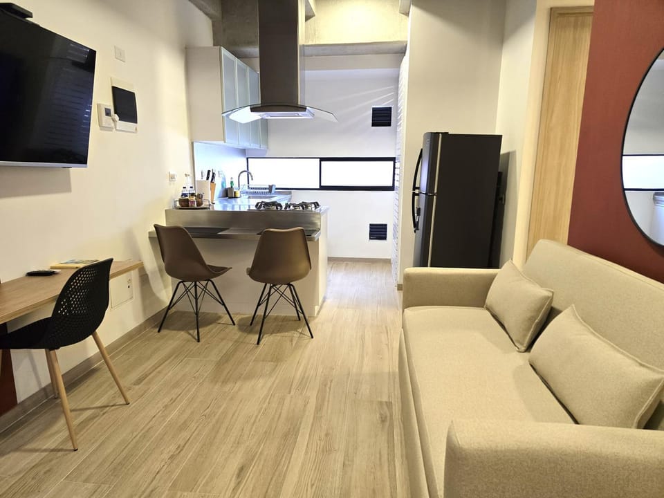 Communal lounge/ TV room, TV and multimedia, Kitchen or kitchenette, Living room, Seating area, Dining area
