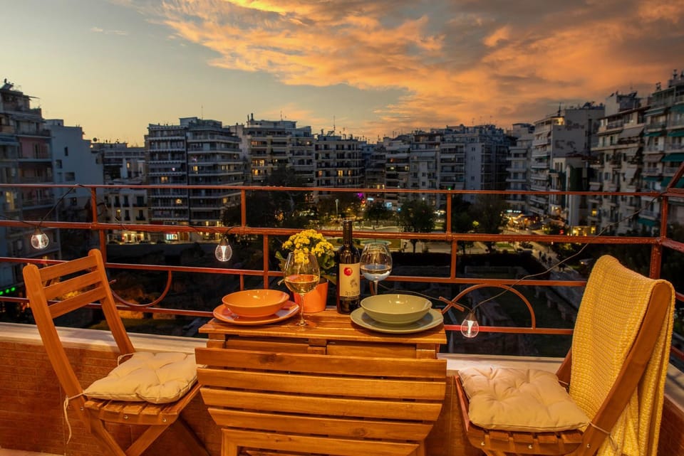 Bird's eye view, View (from property/room), City view, Landmark view, Sunset, Quiet street view