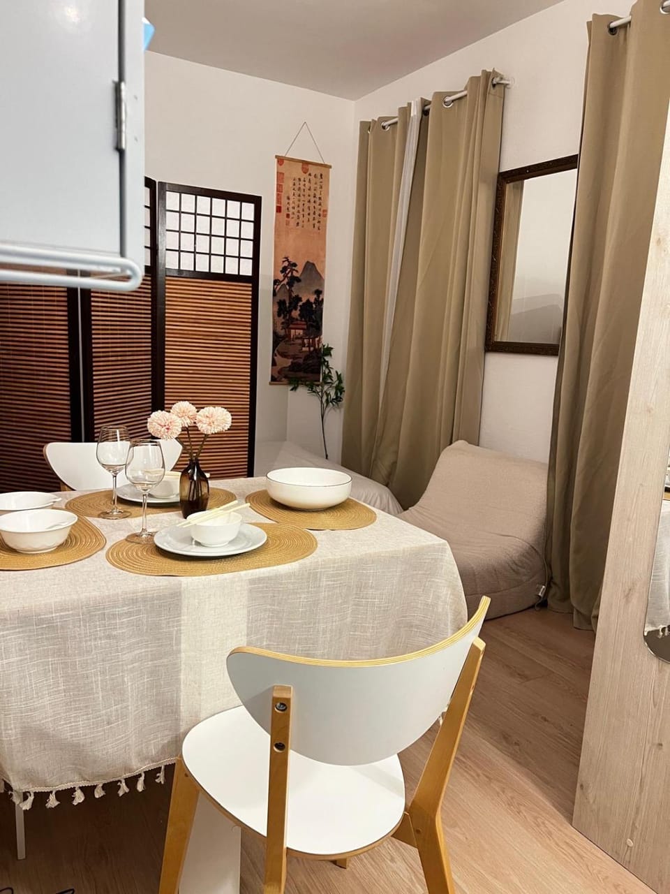 Hana House Apartment in Paris