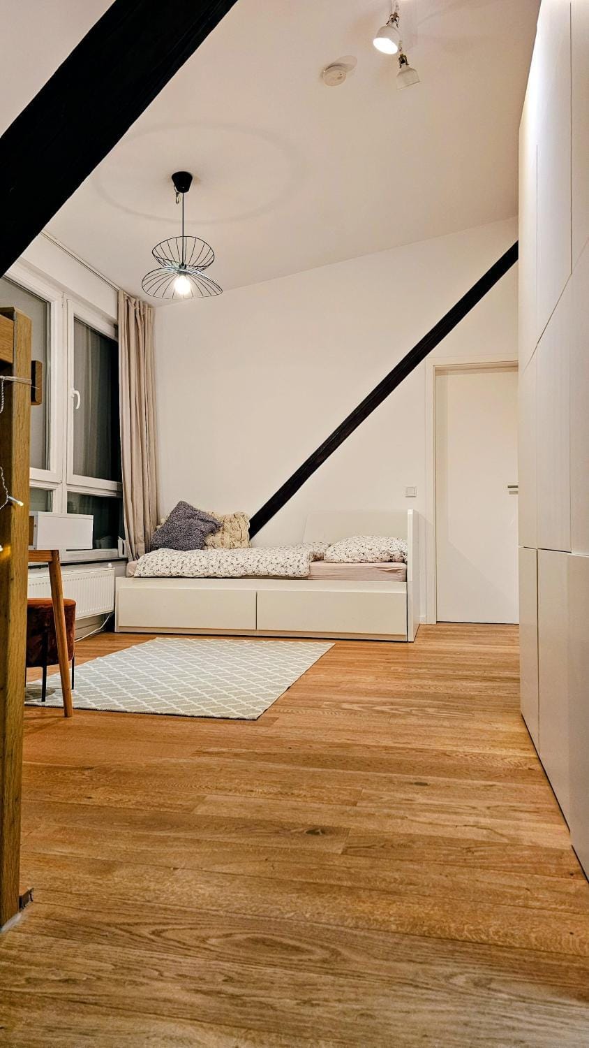 Bed, Photo of the whole room, Bedroom